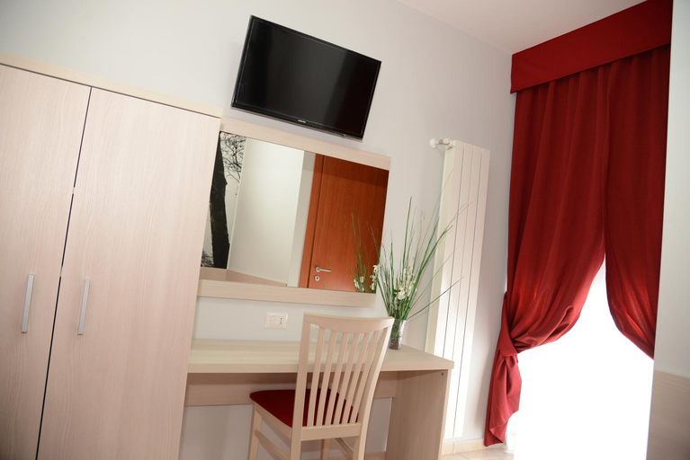 Others 4, B&B Europa, Potenza