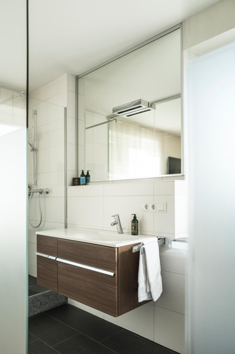 Bathroom 15