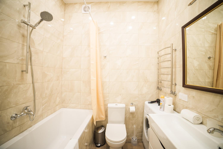 Bathroom 3, ASAO-Apartments walking center zone, L'vivs'ka