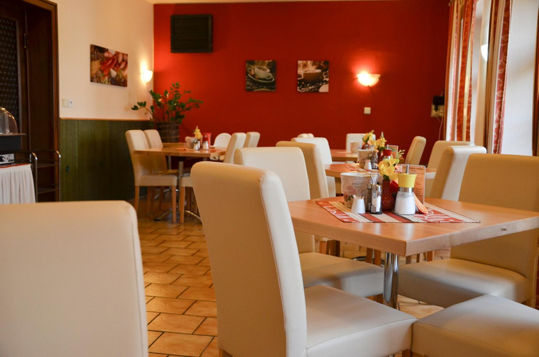 Food & Drinks 3, Hotel Paradies, Teplice