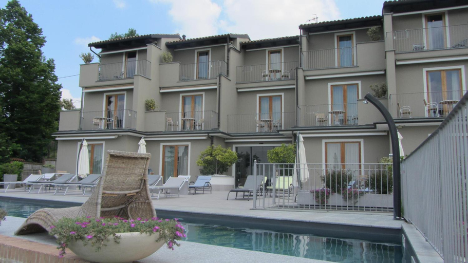 Reva Residences and Pool, Cuneo