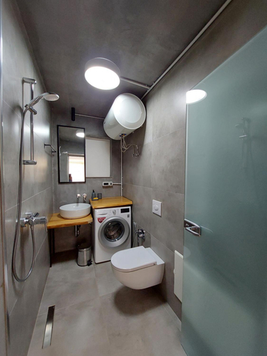 Bathroom 7