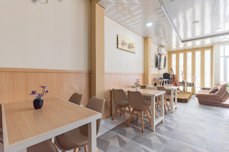 Food & Drinks, Urbanview Syariah Utami Inn Garut by RedDoorz, Garut
