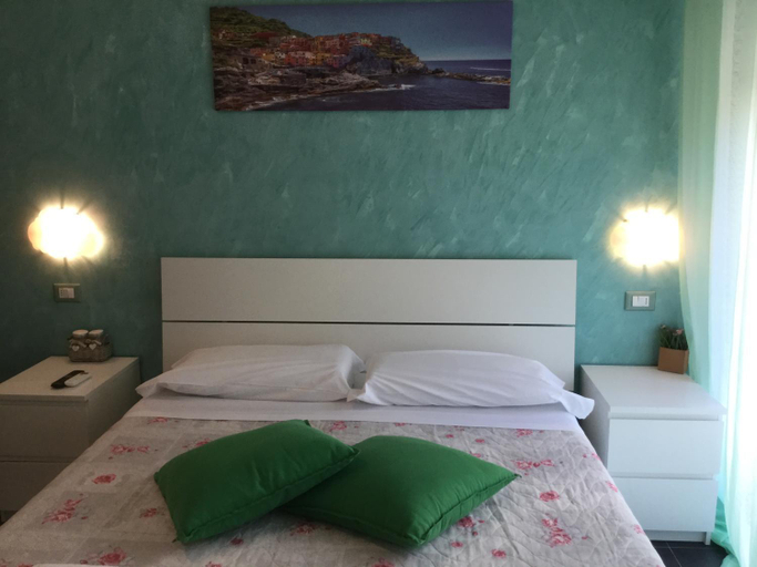 Bedroom 2, Elite 19, La Spezia