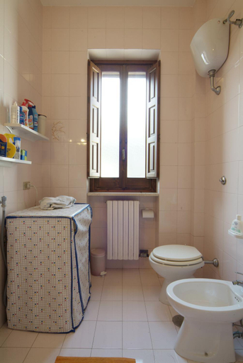 Bathroom 3, Mountain House Villa, Brindisi