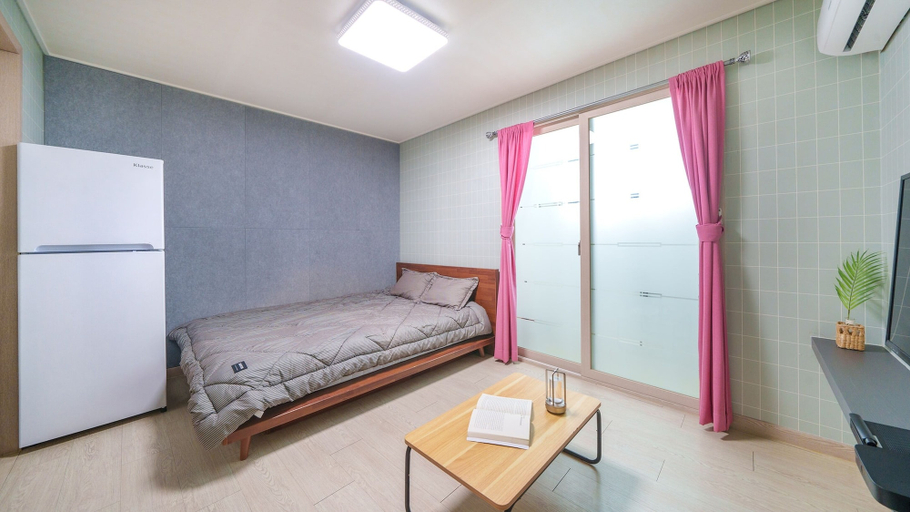 Bedroom 2, Sokcho Jaja Ocean View Pension, Goseong