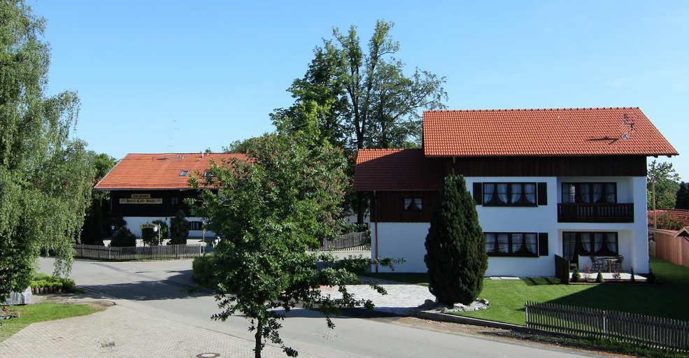Exterior 1