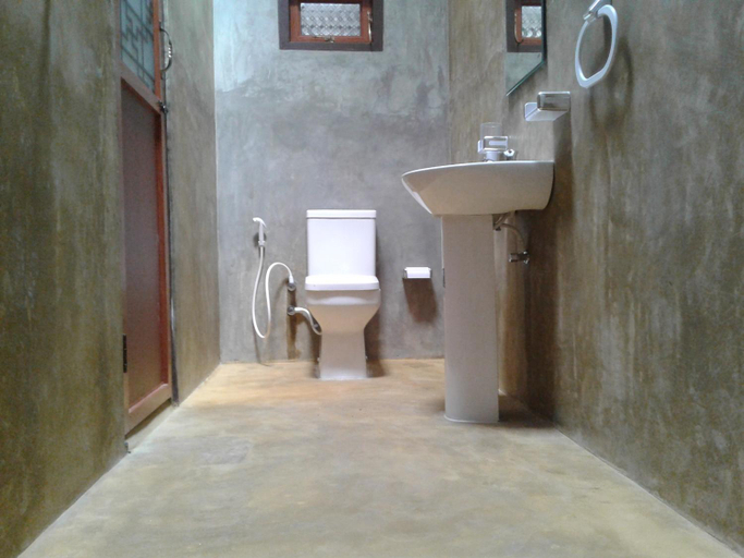 Bathroom 5, Negombo The Nature Villa and Cabanas, Negombo