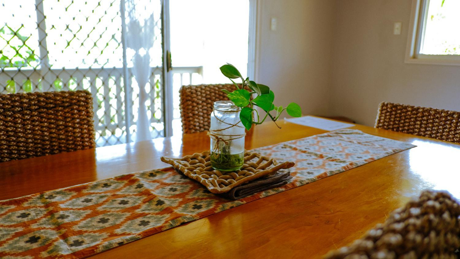 Others 5, Backpackers @ 1770, Miriam Vale