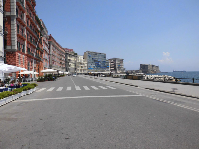 Food & Drinks, Bed No Breakfast AK, Napoli