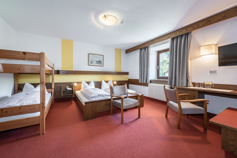 Bedroom 4, Hotel Wiedenhofer, Bolzano