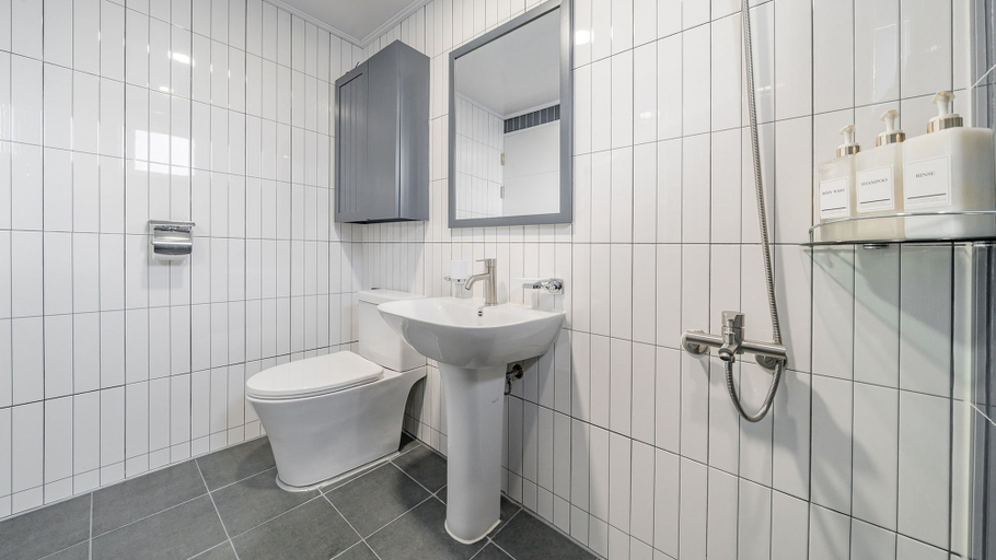 Bathroom 4, Namhae Yujane Pension, Namhae