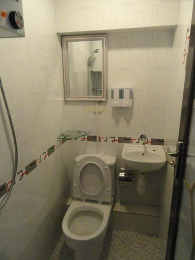 Bathroom 5, Royal Paris Guest House, Kowloon