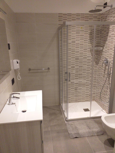 Bathroom 4, Villalvento, Verona
