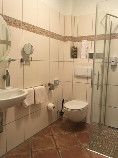 Bathroom 2, Hotel Farchauer Muhle, Herzogtum Lauenburg