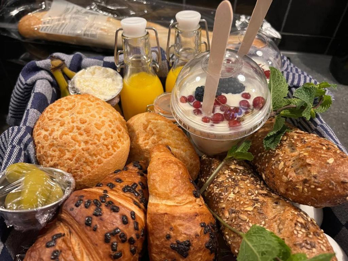 Food & Drinks 5, B&B Tiny House Bij Zee, Goedereede