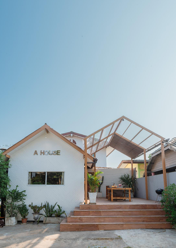 Others 4, A HOUSE, Pattaya
