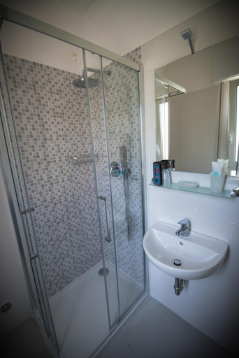 Bathroom 3, Hotel Jesolo Sand, Venezia