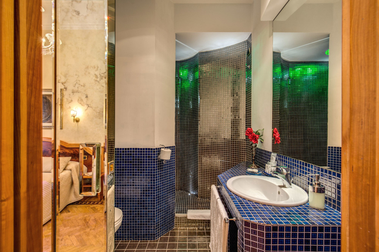 Bathroom 5, Relais Conte Di Cavour De Luxe, Rome