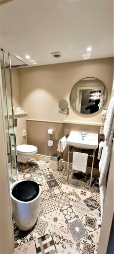 Bathroom 4, Hotel Eifelland, Liège
