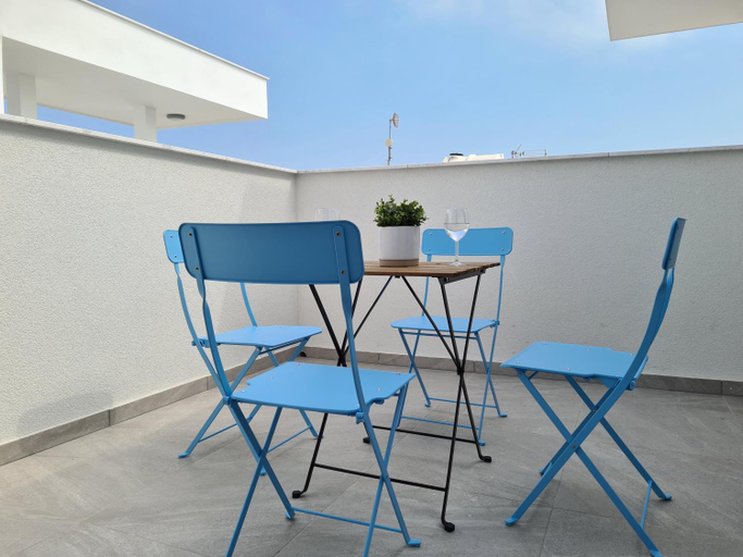 Others 2, Tefkrou Anthia 9 apts