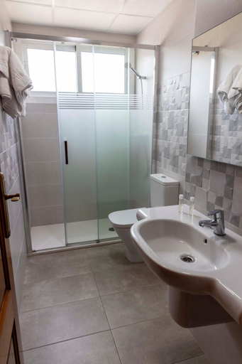 Bathroom 5, Hotel Herasu, Castellón