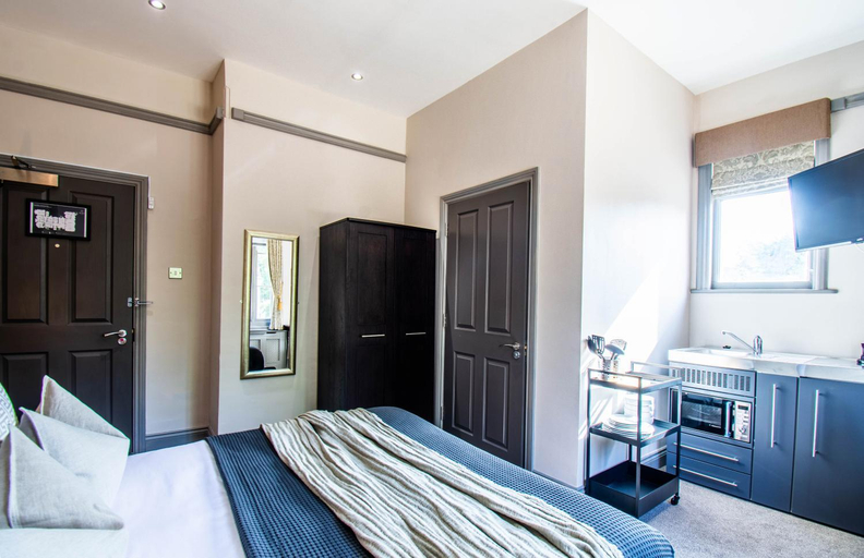 Bedroom 3, Eton House - Self Check-In, Ensuite Rooms & Self-Catering Studios, Somerset