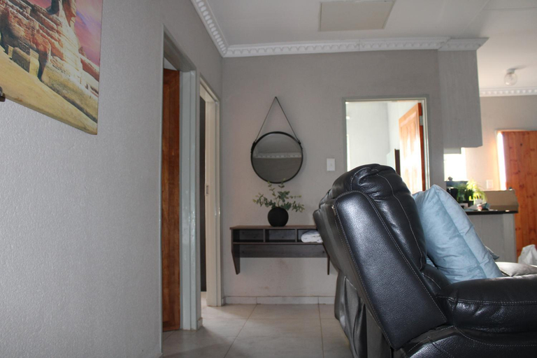Others 3, Zinathi Lodge, Capricorn