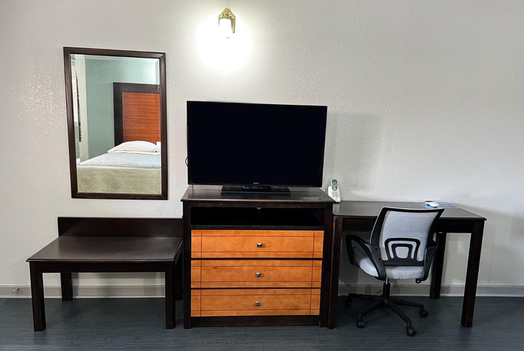 Others 3, Regency Inn Bald Knob, White