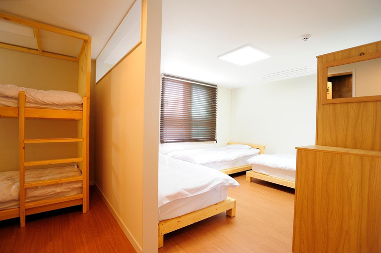 Bedroom 4, Hannah Guesthouse, Jeju