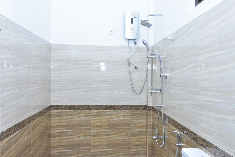 Bathroom 4, Pelican Lake safari resort, Embilipitiya