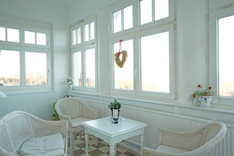 Others 3, Villa Emanuel mit Meerblick, Vorpommern-Greifswald