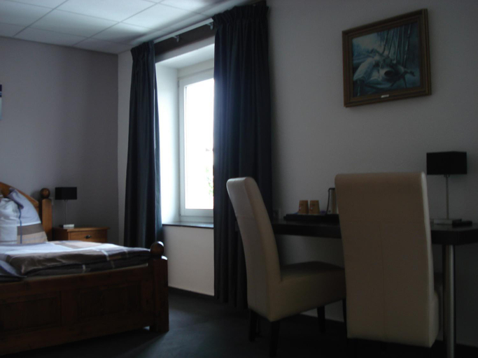 Bedroom 2, Hotel Restaurant Fritz, Borken