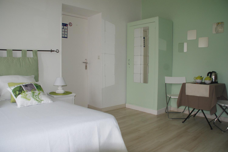 Bedroom, Hotel de Got, Gironde