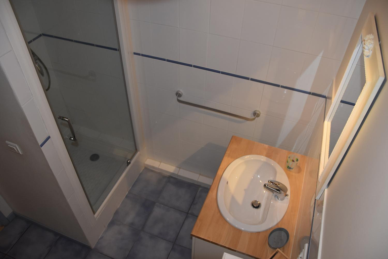 Bathroom 3, Le Tilleul de Ray, Haute-Saône