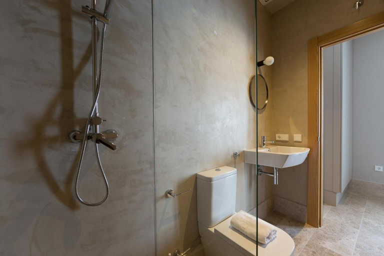 Bathroom, Chacon Apartments & Suites, Málaga