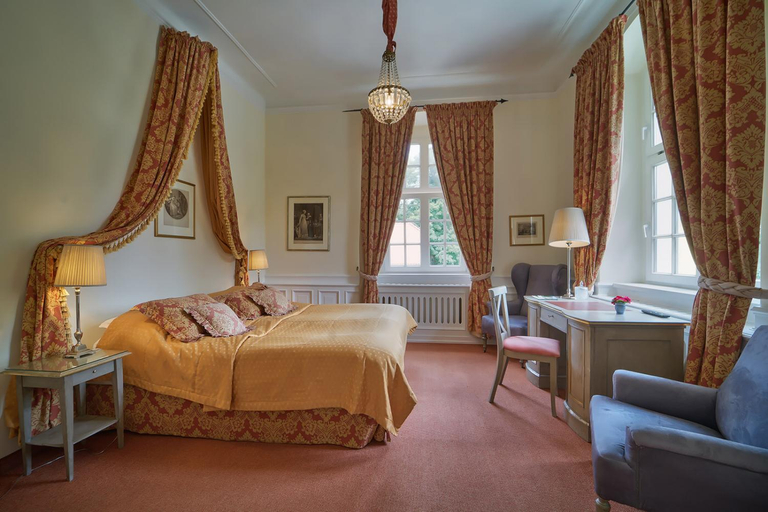 Bedroom, Palac Lomnica Karkonosze - Schloss Lomnitz Riesengebirge, Jelenia Góra