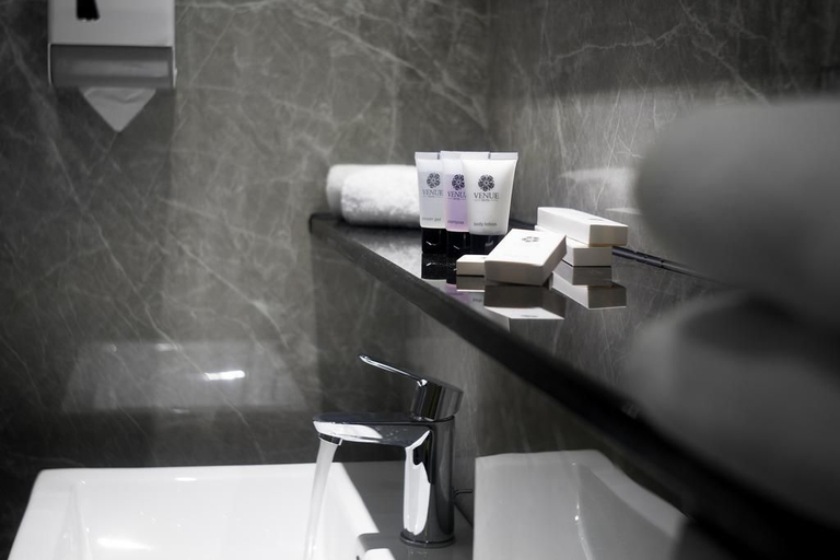 Bathroom 5, Hotel Classic by Venue, Singapore