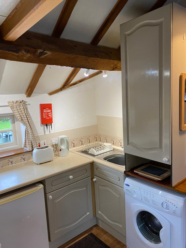 Others 4, Bank Farm Cottages, Cheshire East
