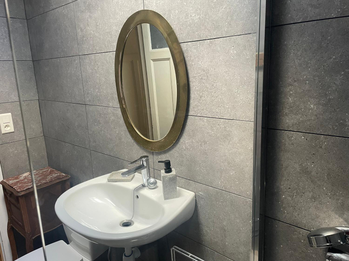 Bathroom 7