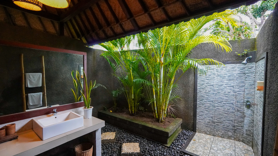 Bathroom 19