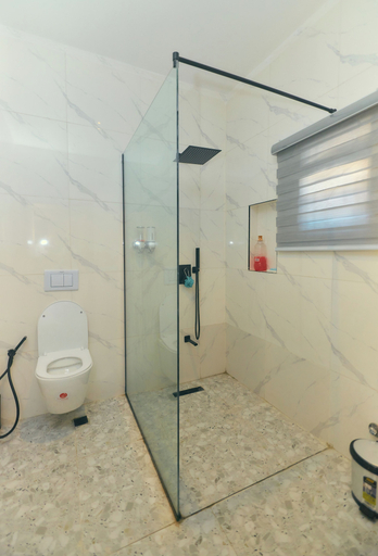 Bathroom, AJs Serenity Suites, AbujaMun