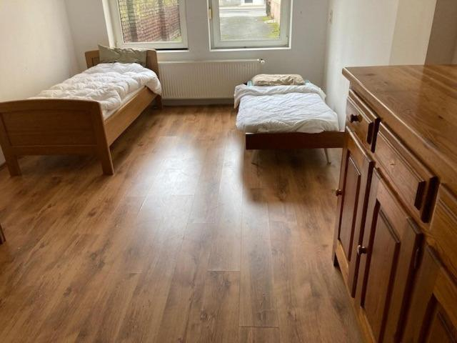 Einfaches grosse geraumiges Wohnung fur Monteuren, Dortmund