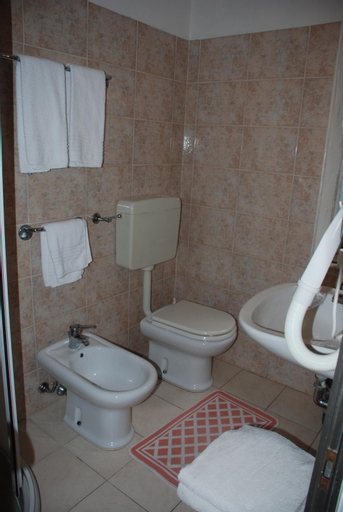 Bathroom 4