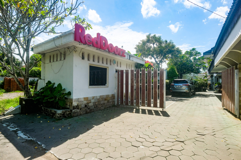 Exterior & Views 2, RedDoorz Plus near Adisucipto Airport 2, Sleman