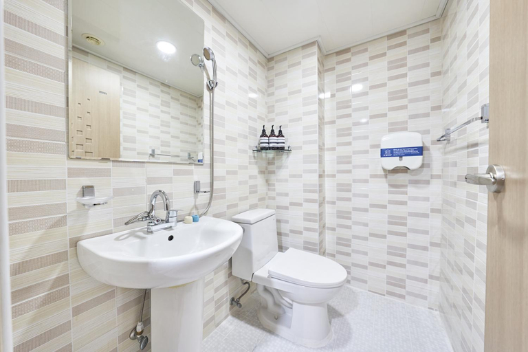 Bathroom 5, K'STAY Sinchon, Seodaemun
