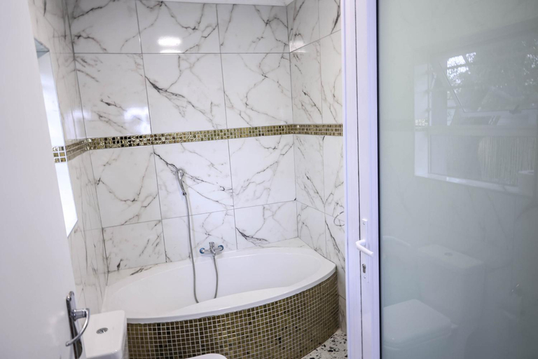 Bathroom 3, Elgibor Best Guest House, City of Cape Town