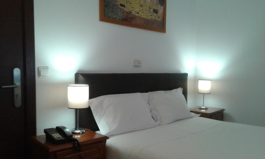 Bedroom 3, Hotel Tic Tac, Bragança