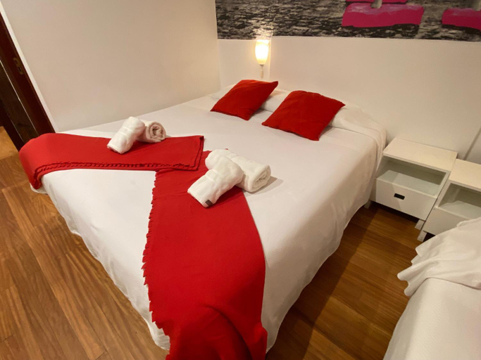 Bedroom 4, Pension Koxka Bi, Guipúzcoa