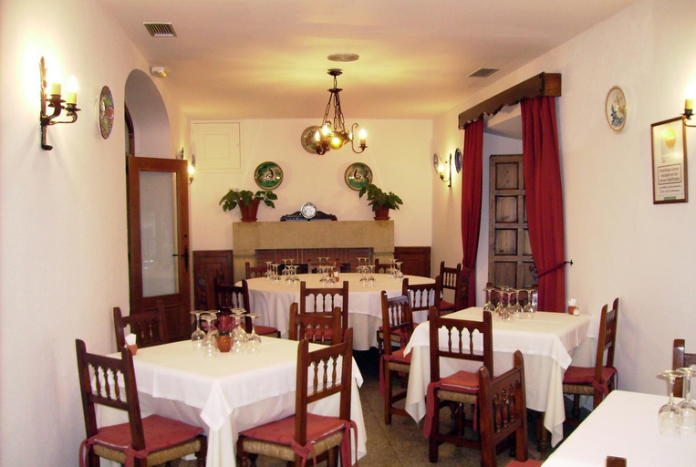 Others 4, Hostal Meson la Cadena, Cáceres